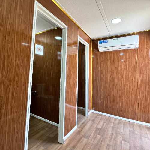 20 Ft Toilet Internal View
